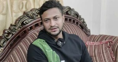 ‘বলেছে, এক কোটি টাকা দিলে নাম কেস থেকে উঠিয়ে দেবে’