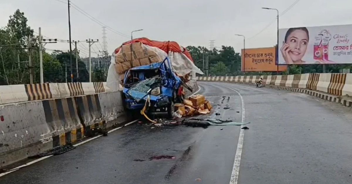 টাঙ্গাইলে ট্রাক-পিক আপভ্যানের সংঘর্ষে ২ নিহত