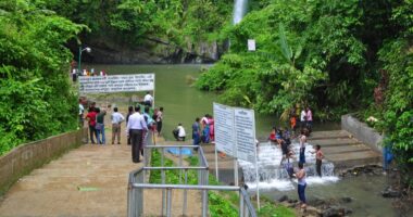 পর্যটনের সম্ভাবনা থাকলেও অবহেলায় পিছিয়ে মাধবকুণ্ড