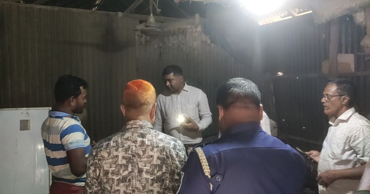 ভূঞাপুরে ভোক্তা অধিকারের অভিযানে তিন প্রতিষ্ঠানকে ৬০ হাজার টাকা জরিমানা! 