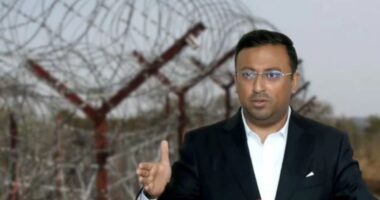 বাংলাদেশের মানুষ কাঁটাতার ভয় পায় না : পররাষ্ট্র উপদেষ্টা
