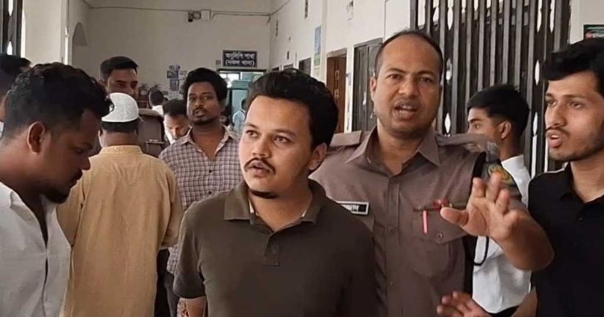 টিএসসিতে মিছিল থেকে গ্রেফতার নিষিদ্ধ ছাত্রলীগ নেতাসহ দুইজন রিমান্ড