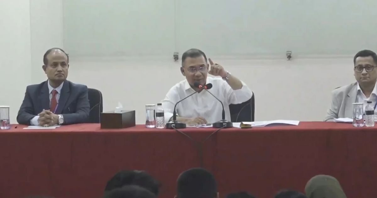 ‘মাননীয়’ বলার প্রয়োজন নেই, ঢাবি শিক্ষার্থীদের প্রধানমন্ত্রী