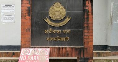 লালমনিরহাটে দুই পুলিশ আহত, আসামি ছিনিয়ে নিল দুর্বৃত্তরা