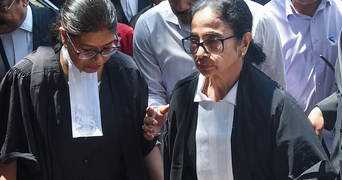 হাইকোর্টে আইনজীবীরা মমতাকে দেখেই ‘চোর’ ‘চোর’ স্লোগান