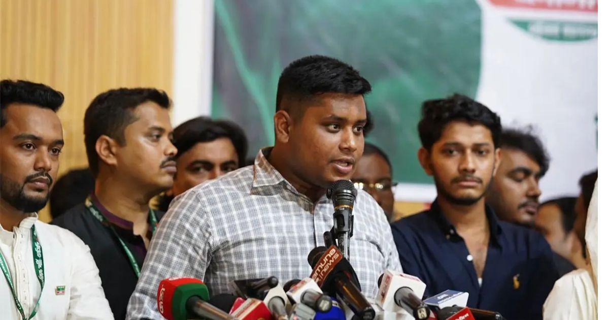 অধিকার হরণকারীদের বিরুদ্ধে রাজপথেই জবাব দেওয়া হবে: হাসনাত আবদুল্লাহ