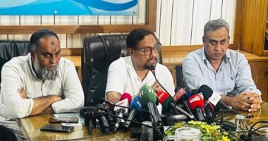 ‘গ্রাফিতি মোছার অভিযোগ ভিত্তিহীন, জুলাই-আগস্টের চেতনার বিরুদ্ধে যাওয়ার প্রশ্নই আসে না : চসিক মেয়র