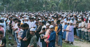 বাবার পাশে সমাহিত হলেন সাবেক প্রতিমন্ত্রী মিজানুর রহমান সিনহা