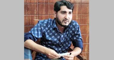 সাবেক স্ত্রীর নগ্ন ছবি ছড়িয়ে দেওয়ার হুমকি, আদালতে মামলা ও শোকজ স্কুল শিক্ষক