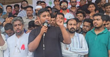 বিভাজনের রাজনীতিতে তরুণ প্রজন্ম কখনোই উপকৃত হবে না : হাসনাত