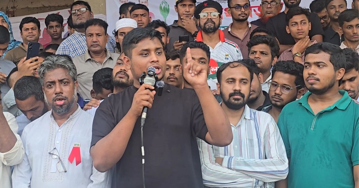 বিভাজনের রাজনীতিতে তরুণ প্রজন্ম কখনোই উপকৃত হবে না : হাসনাত
