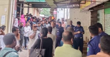 সিরাজগঞ্জে নিজ দোকানে গলাকাটা অবস্থায় পড়েছিল ব্যবসায়ী