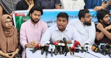 বিএনপি সরকার আওয়ামী লীগের পথে হাঁটতে শুরু করেছে, তারা পুলিশকে দলীয় লাঠিয়াল বাহিনীর মতো ব্যবহার করতে চাইছে : হাসনাত