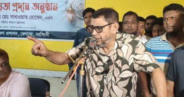 আপনারা আপনাদের ঘরের চালে, ছাদে যে যেখানে পারেন, সব সরকারের ওপর চাপাবেন না : স্বাস্থ্যমন্ত্রী