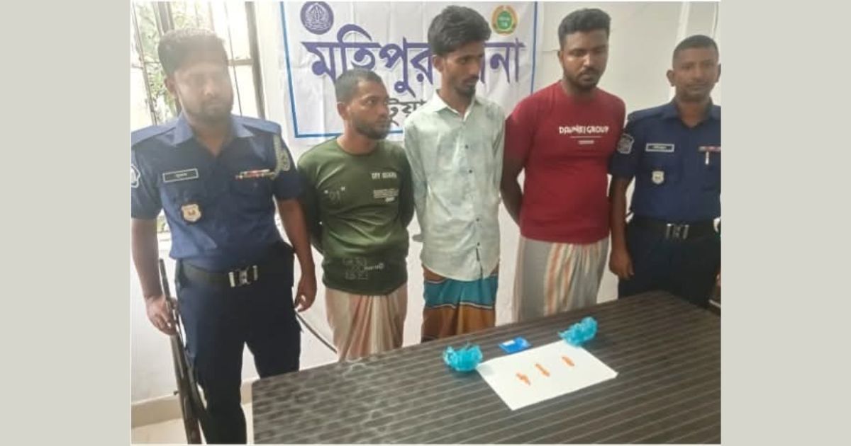 মহিপুরে ৬০ পিস ইয়াবাসহ তিন মাদক ব্যবসায়ী গ্রেপ্তার
