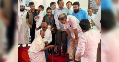 প্রধানমন্ত্রী তারেক রহমানকে কাছে পেয়ে নূরজাহান বেগমের দীর্ঘদিনের স্বপ্ন পূরণ