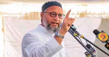 রাস্তায় নামাজ বন্ধ হলে সব ধর্মীয় উৎসবও নিষিদ্ধ করতে হবে: ওয়াইসি