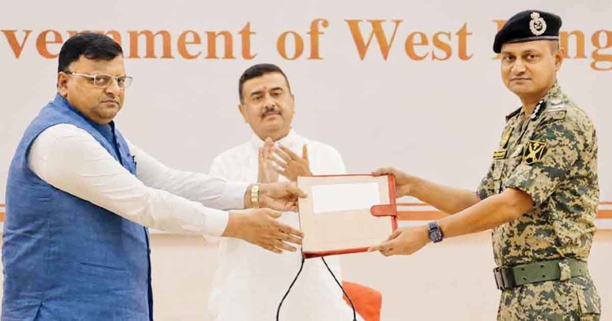 সীমান্তে কাঁটাতারের বেড়া নির্মাণে বিএসএফকে জমি হস্তান্তর শুভেন্দু সরকারের