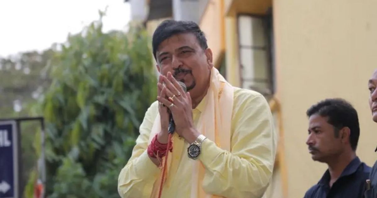 পশ্চিমবঙ্গের সাবেক মন্ত্রী ও তৃণমূল কংগ্রেস নেতা সুজিত বসু গ্রেফতার
