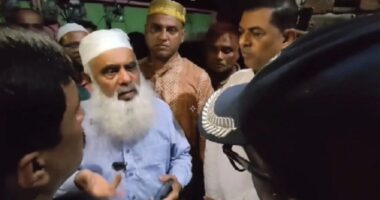 কুমিল্লায় স্কুলছাত্র গুলিবিদ্ধ, ওসিকে এমপি: ‘আসেন, আমরা সারেন্ডার করে চলে যাই’