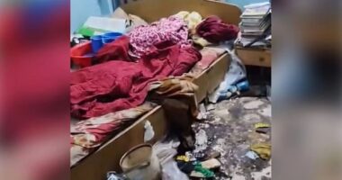 একা ঘরে মায়ের মরদেহে পচন, জানেনা সচিব ও বিশ্ববিদ্যালয়ের শিক্ষক ছেলেরা