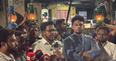 লুটপাট চললে সরকারের হাতে হারিকেন ধরিয়ে দেওয়া হবে: এনসিপি নেতা