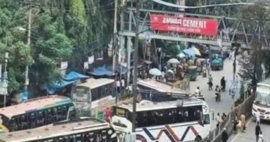 সকালে ফেরার কথা ছিল বাড়ি, তার আগেই রাজধানীর মহাখালীতে বাস উল্টে প্রাণ গেল রফিকের