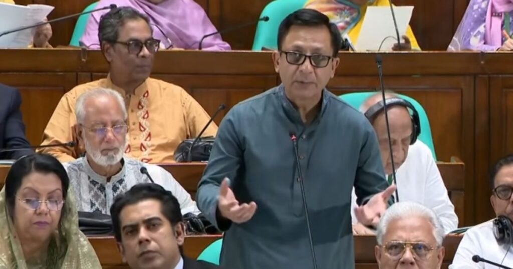 গ্যাস সংকটে সার কারখানা চালু হচ্ছে না: শিল্পমন্ত্রী খন্দকার আবদুল মুক্তাদীর