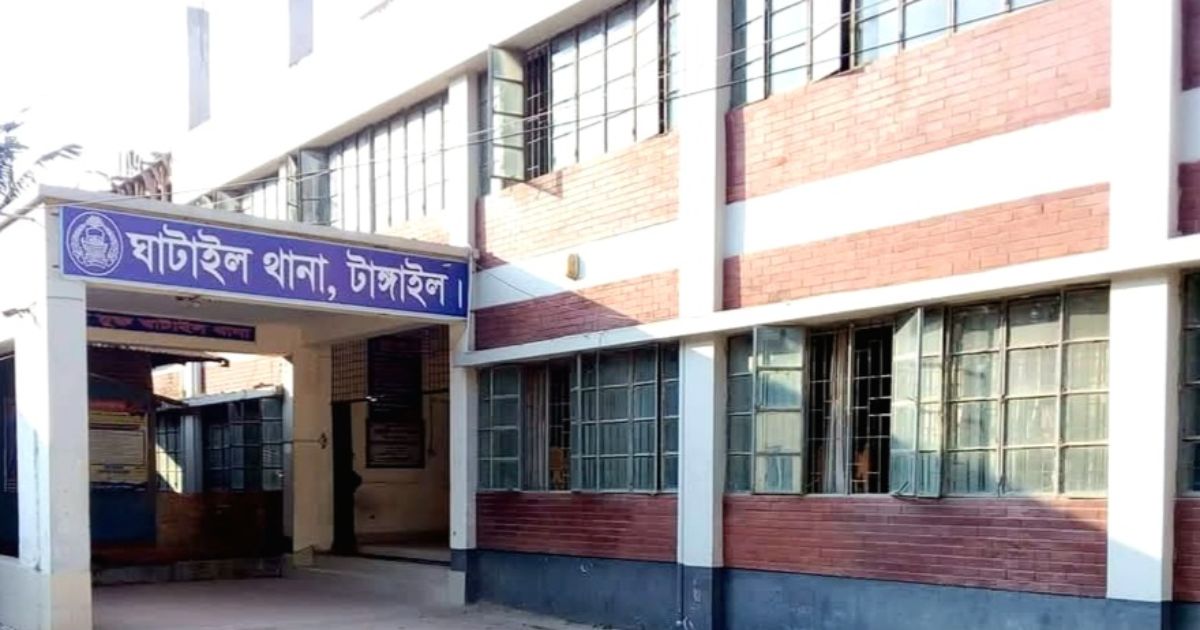 ঘাটাইলে অবৈধভাবে মাটি উত্তোলনের দায়ে ট্রাক ও ভেকুর ব্যাটারী জব্দ