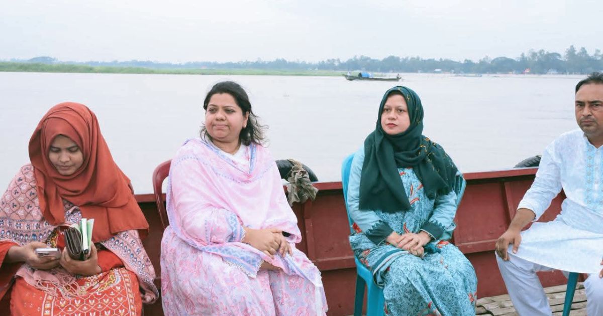 মুন্সিগঞ্জের দিঘীরপাড়ে ভয়াবহ নদীভাঙন পরিদর্শনে জেলা প্রশাসক