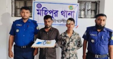 কুয়াকাটায় পুলিশের অভিযানে ৯৯ পিস ইয়াবা ও ৫৩ হাজার টাকা উদ্ধার, আটক ২