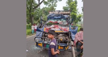 সখীপুরে দাঁড়িয়ে থাকা বাঁশভর্তি ট্রাকে পিকআপের ধাক্কা, নিহত ৪
