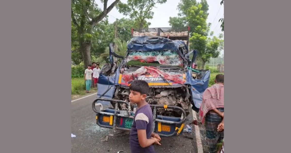 সখীপুরে দাঁড়িয়ে থাকা বাঁশভর্তি ট্রাকে পিকআপের ধাক্কা, নিহত ৪