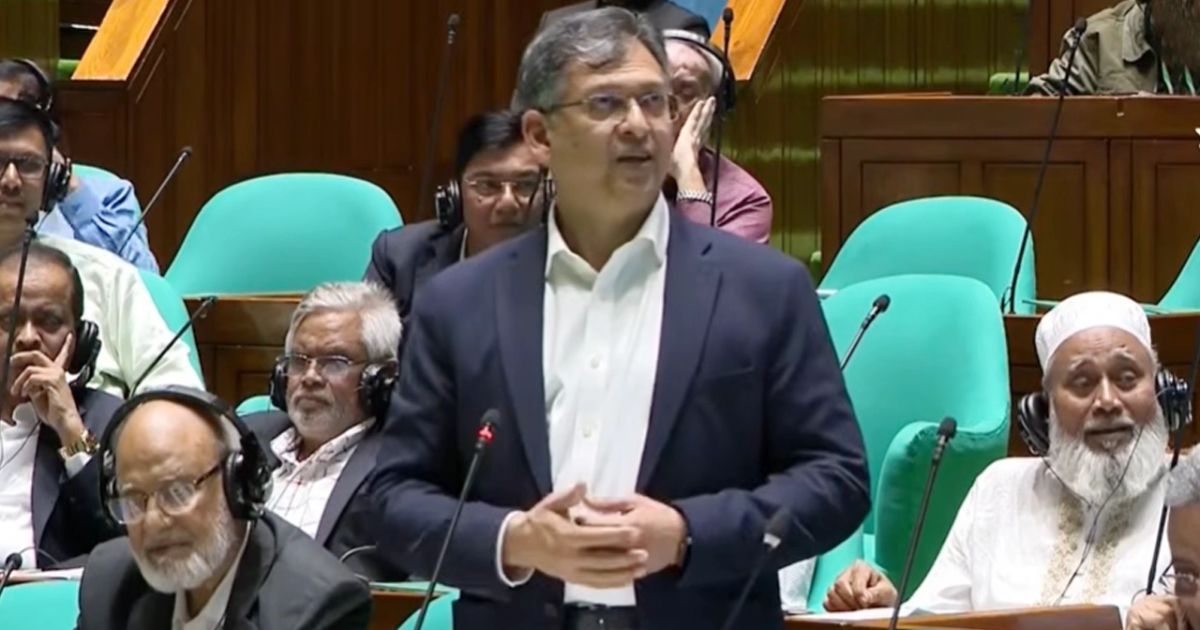 সবকিছুতে ইসলামের দোহাই দেওয়া ঠিক নয়: ইসলামী ব্যাংক ইস্যুতে স্বরাষ্ট্রমন্ত্রী