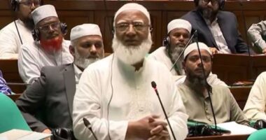প্রবাসীদের কষ্ট ও ভোগান্তির বর্ণনা দিতে গিয়ে কাঁদলেন জামায়াত আমির