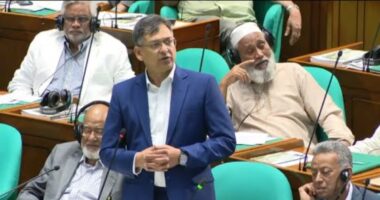 আমার চারটি গাড়ি আছে, চারজন ড্রাইভার আছে, খুব একটা গরিব মানুষ আমি না: স্বরাষ্ট্রমন্ত্রী