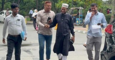 আত্মসমর্পণ করতে সিরাজগঞ্জে যাচ্ছেন এমপি আমির হামজা