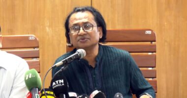 বারবার ভারতে প্রবেশের অনুরোধ জানালেও প্রধানমন্ত্রীর উপদেষ্টা ডা. জাহেদ দেশে ফেরার সিদ্ধান্তে অটল থাকেন