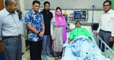 বুকে ব্যথা নিয়ে মুশফিকুল ফজল আনসারী হাসপাতালে ভর্তি
