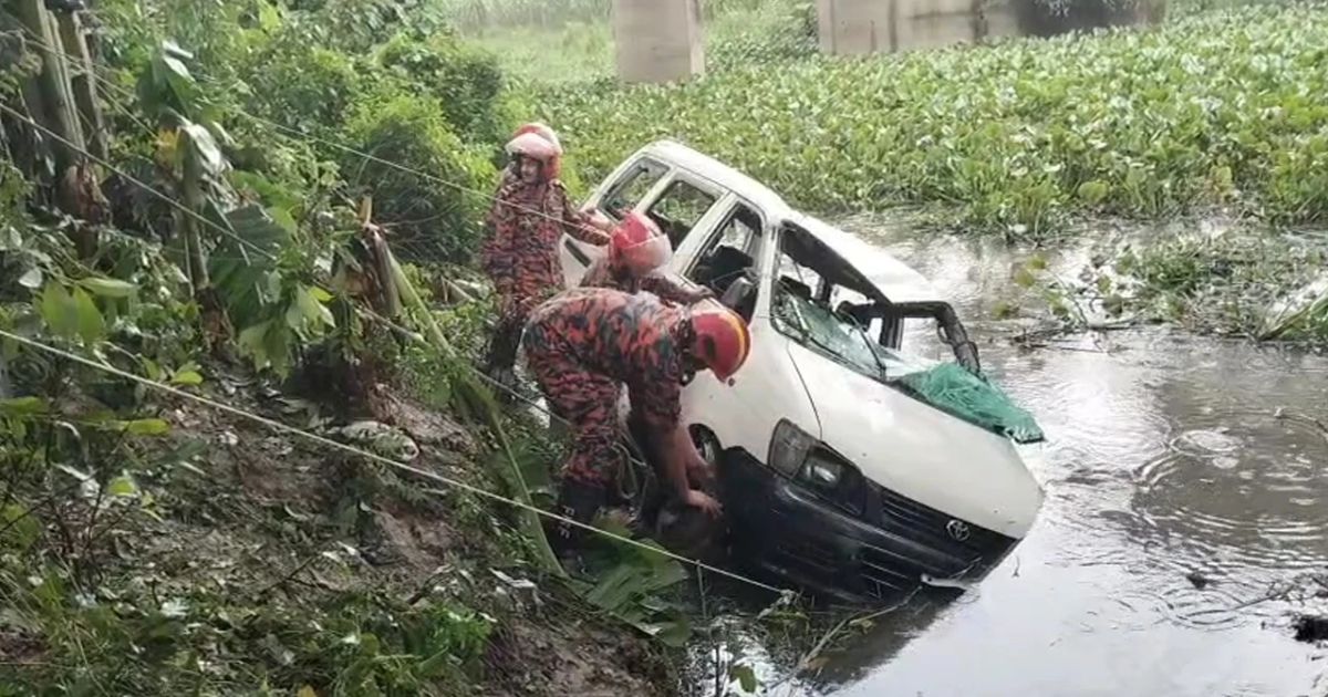প্রবাসীকে বিদায় দিতে গিয়ে প্রাণ গেল স্ত্রীর, আহত ১০