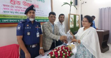 বান্দরবানে তিনদিনব্যাপী জাতীয় ফল মেলার উদ্বোধন করলেন জেলা প্রশাসক