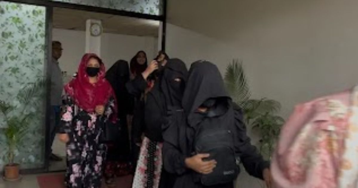 গাজীপুরে আবাসিক হোটেলে অভিযান, ১৬ নারী-পুরুষ আটক