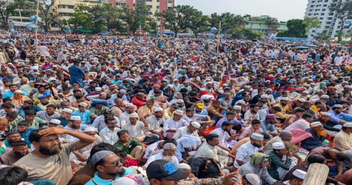 গণরায় বাস্তবায়নের দাবিতে খুলনায় জনসমুদ্রে পরিণত সার্কিট হাউস মাঠ