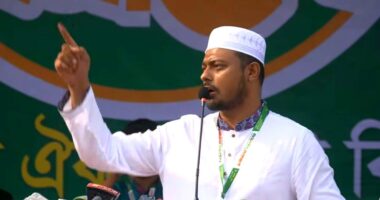 ‘এই লড়াইয়ে যদি আপনাদের পতন হয় তাহলে সেই পতনে আমাদের কিছু করার থাকবে না’: নাসীরুদ্দিন
