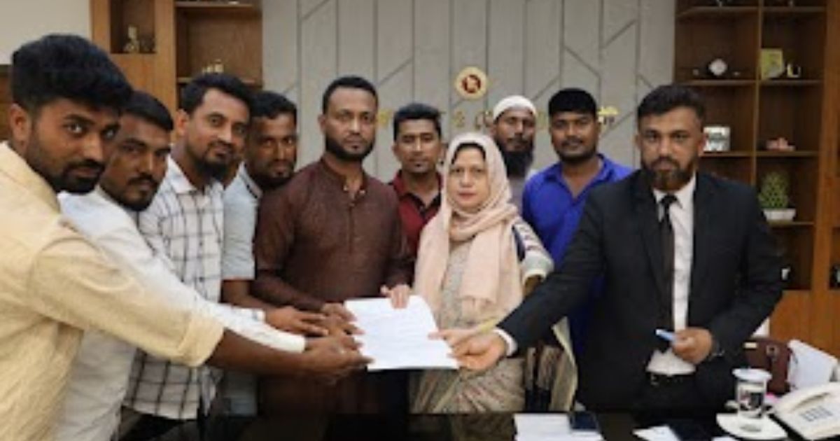 মুন্সিগঞ্জে ব্রিজ ও নদীভাঙন রোধে দ্রুত পদক্ষেপ চেয়ে ডিসিকে স্মারকলিপি
