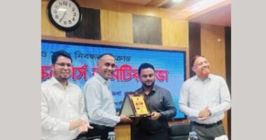 বরিশাল বিভাগের শ্রেষ্ঠ হলেন পটুয়াখালীর গলাচিপার ইউএনও