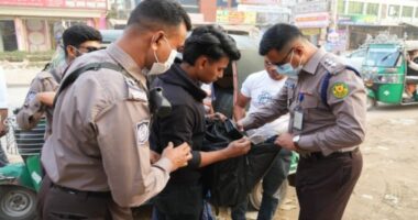 আওয়ামী লীগের প্রতিষ্ঠাবার্ষিকী ঘিরে রাজধানীতে বিশেষ নিরাপত্তা, থাকবে ১৮ হাজার পুলিশ