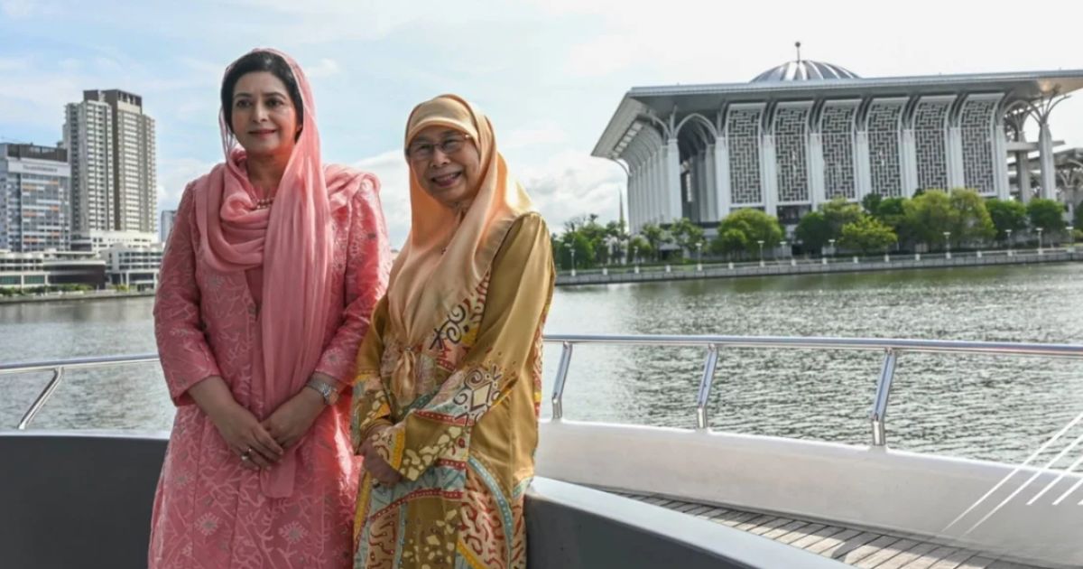 মালয়েশিয়ার প্রধানমন্ত্রী আনোয়ার ইব্রাহিমের স্ত্রীর সঙ্গে লেক ভ্রমণে ডা. জুবাইদা