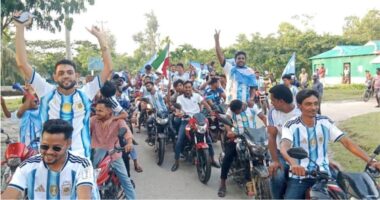 নোয়াখালীতে আর্জেন্টিনা সমর্থকদের হোন্ডা শোডাউন