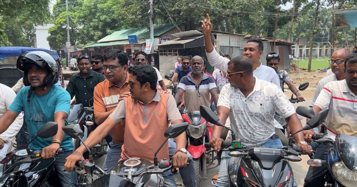 আওয়ামী লীগের অপতৎপরতা ঠেকাতে গুরুদাসপুরে যুবদলের শোডাউন